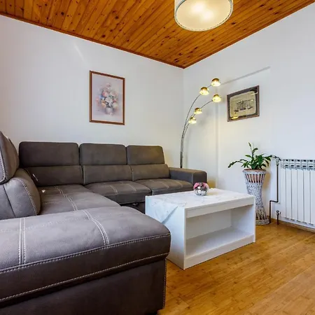Apartment Pemper